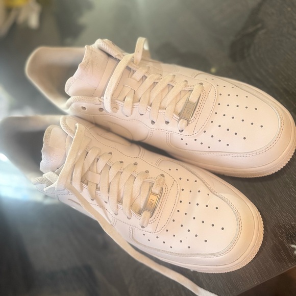 Men's White Low-Top Sneakers with Cushioned Comfort - Picture 7 of 7